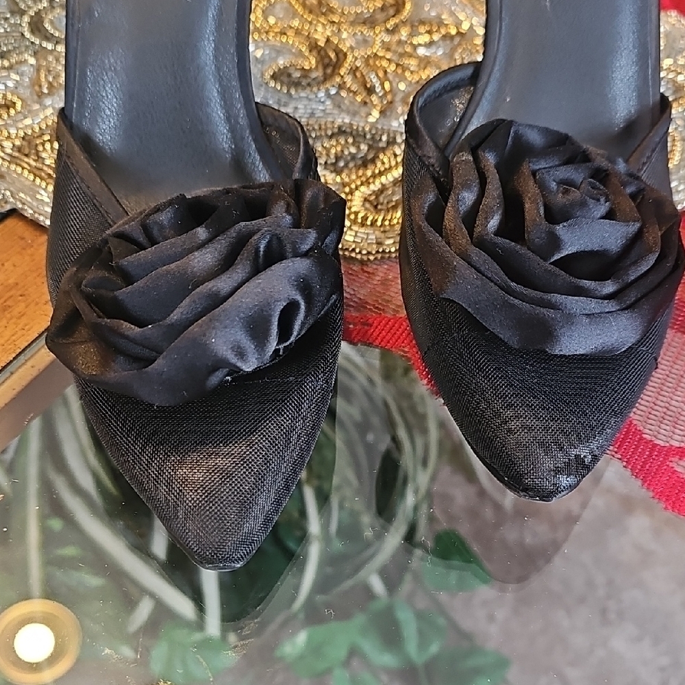 A New Day Black Heels with Rosette Detail - Picture 5 of 10